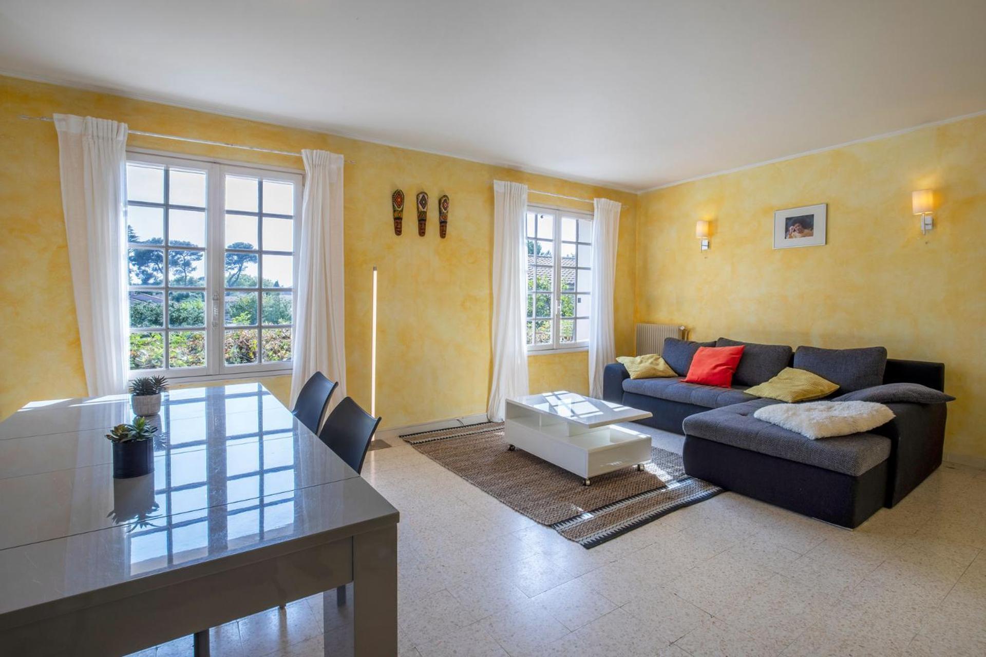 Villa Lumineuse Avec Piscine Chambres Ou Villa Saint-Georges-dʼOrques المظهر الخارجي الصورة